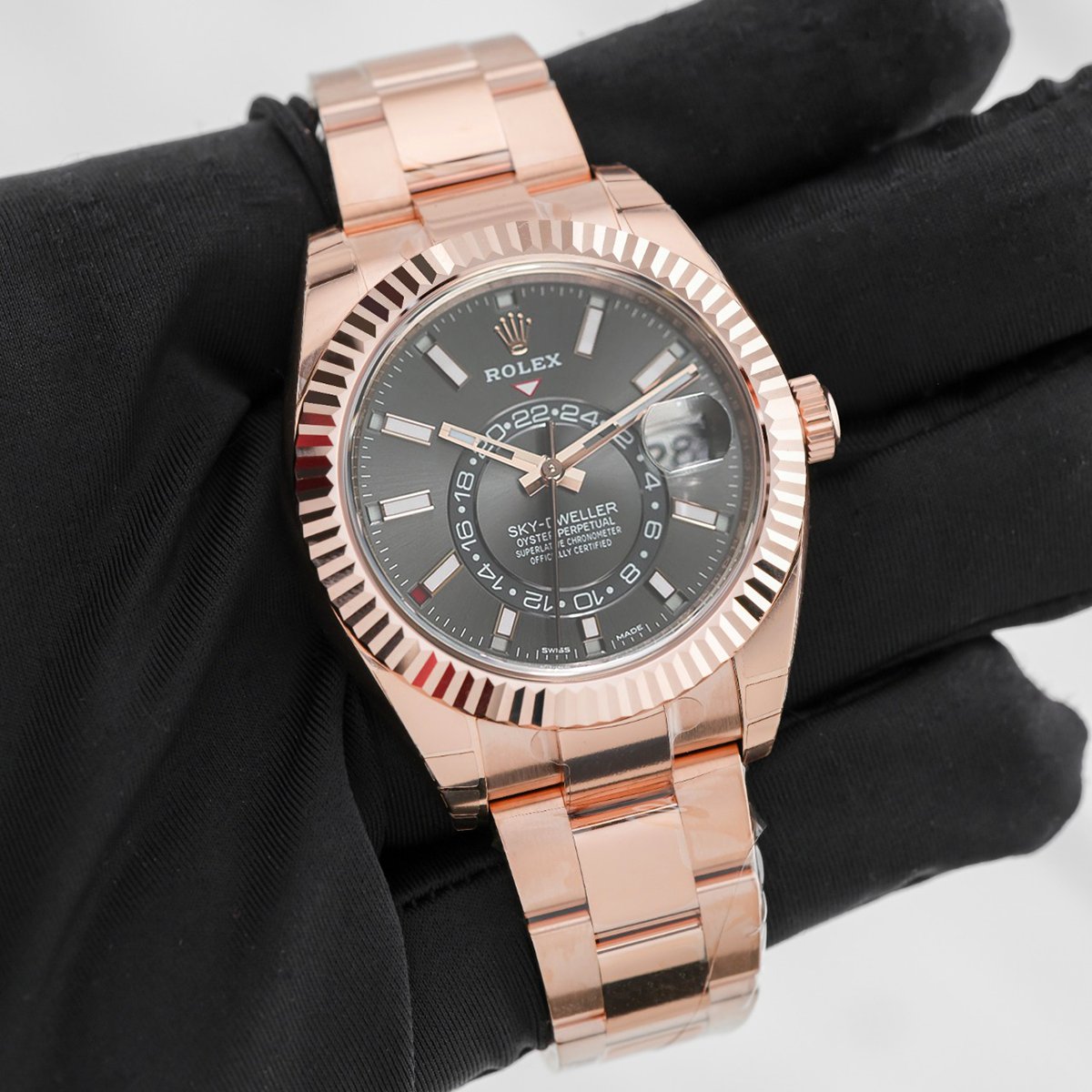 Rolex everose gold sky dweller sale