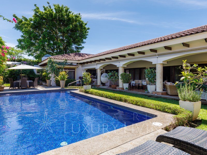 House in Santa Ana, San José Province, Costa Rica 1 - 12878072