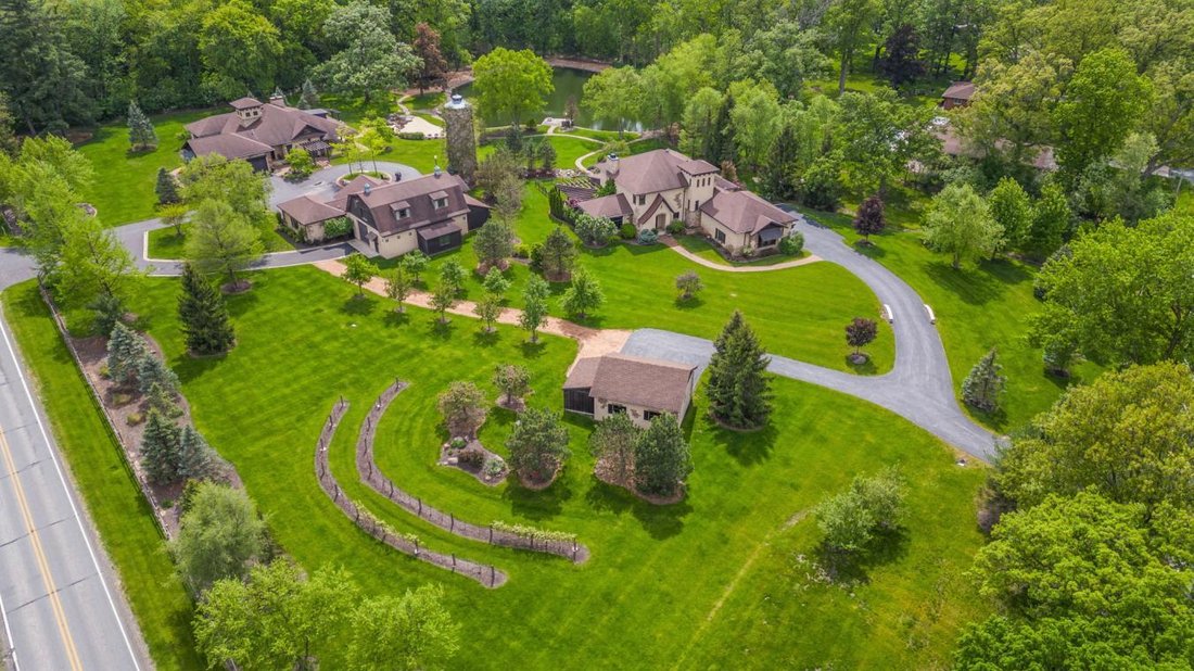 Chicagoland A Custom Luxury Estate In In Crown Point, Indiana, United