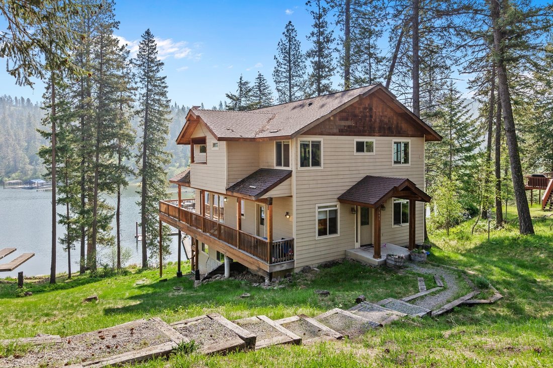 Cd A Lakefront Beauty In Harrison, Idaho, United States For Sale (12880263)