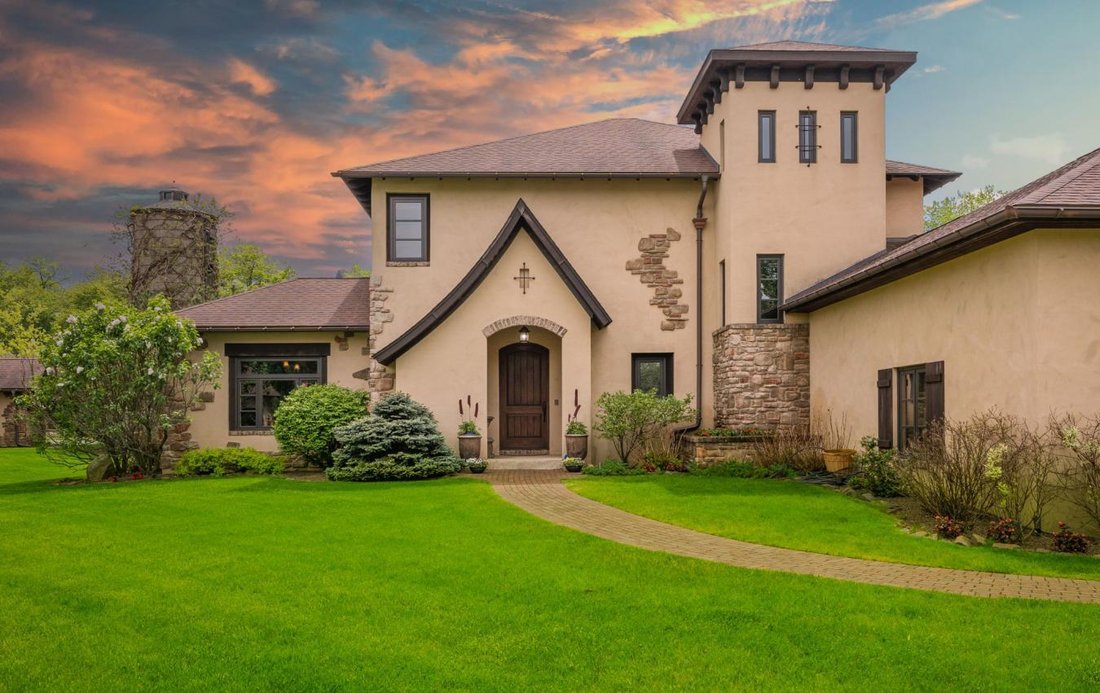 Chicagoland A Custom Luxury Estate In In Crown Point, Indiana, United