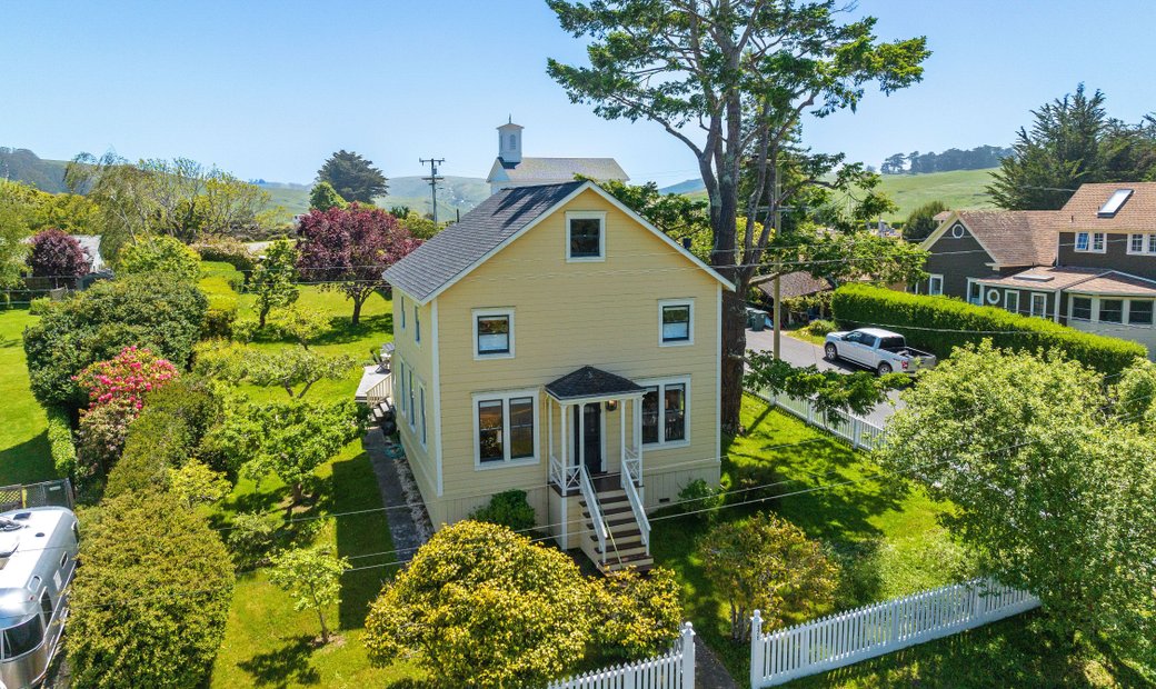 Tomales Farmhouse In Tomales, California, United States