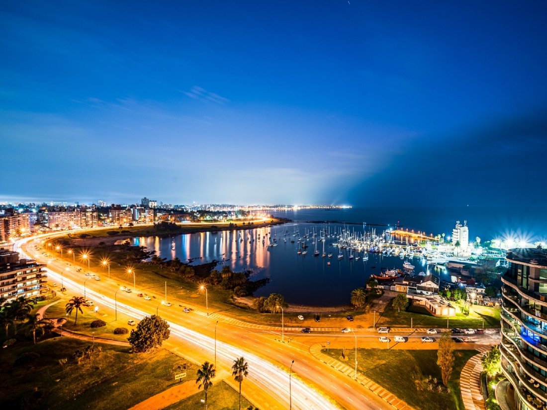 Waterfront Apartment In Montevideo, Departamento De Montevideo, Uruguay For Sale (12880046)