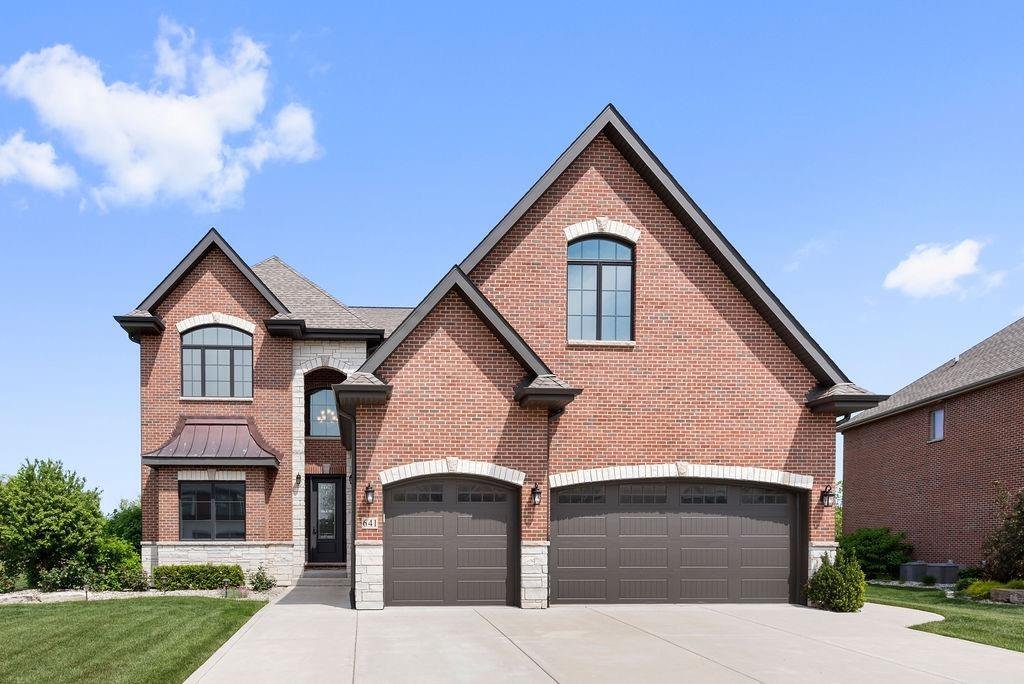 641 Shannon Brg In Dyer, Indiana, United States For Sale (12883003)