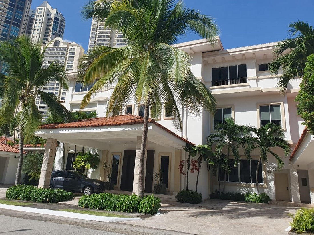 Luxury, Comfort And Elegance .., In Golden In Panama City, Panama