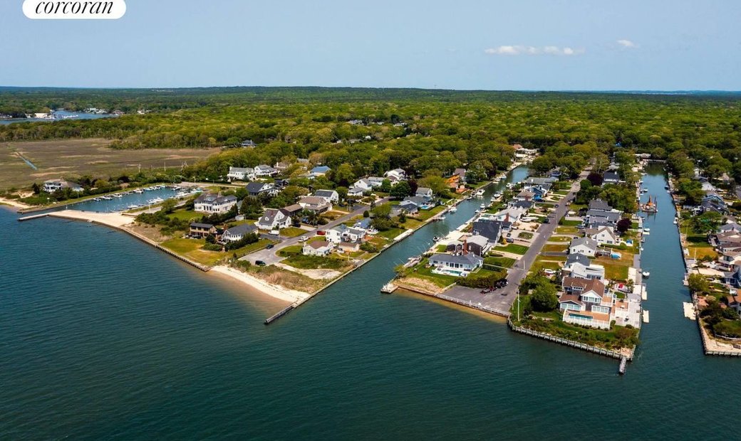 39 Barracuda Road, East Quogue, Ny In East Quogue, New York, United