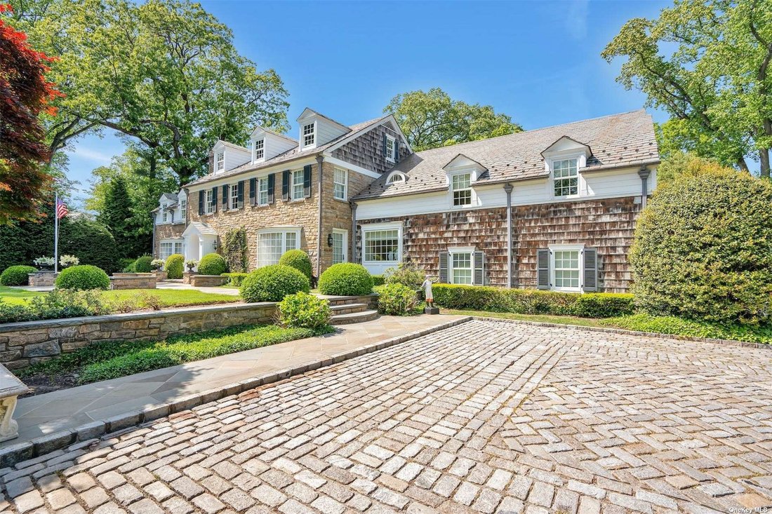 5 Bedrooms Single Family Detached In Manhasset, New York, United States