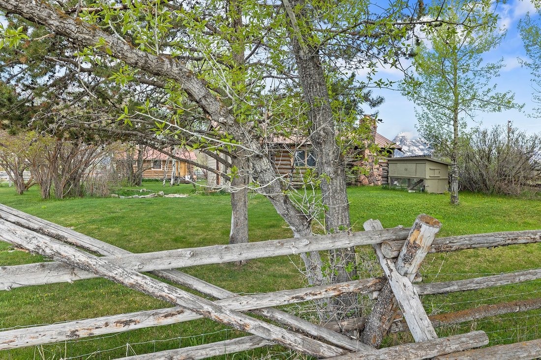 Two Cabins In Kelly With Teton Views In Jackson, Wyoming, United States