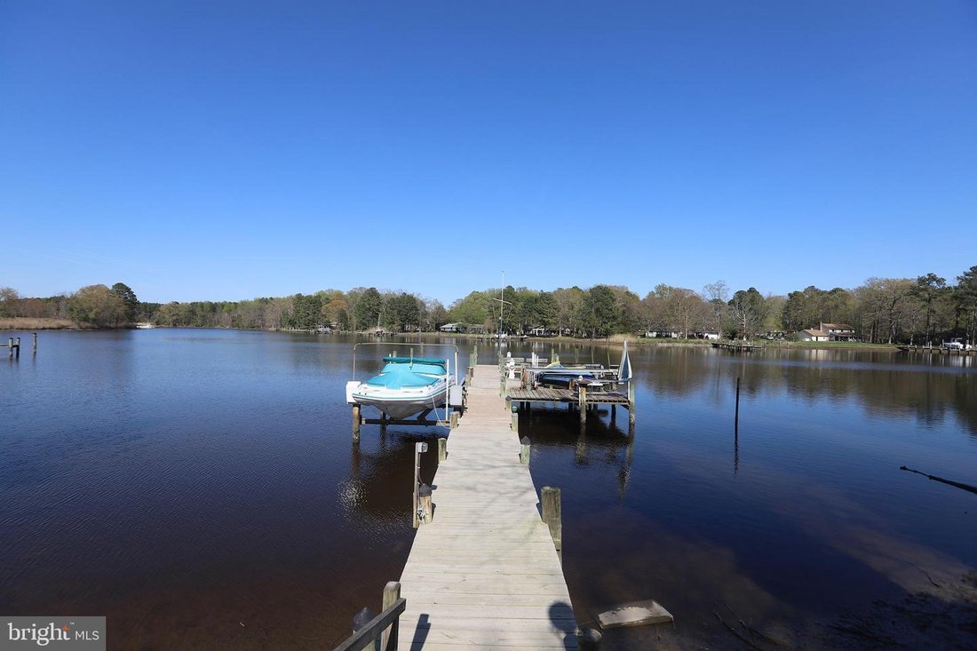 5 Bedrooms Single Family Detached In Grasonville, Maryland, United