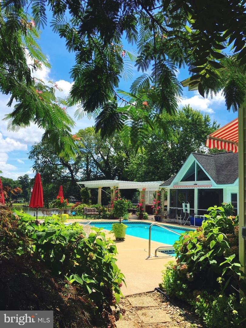 5 Bedrooms Single Family Detached In Grasonville, Maryland, United