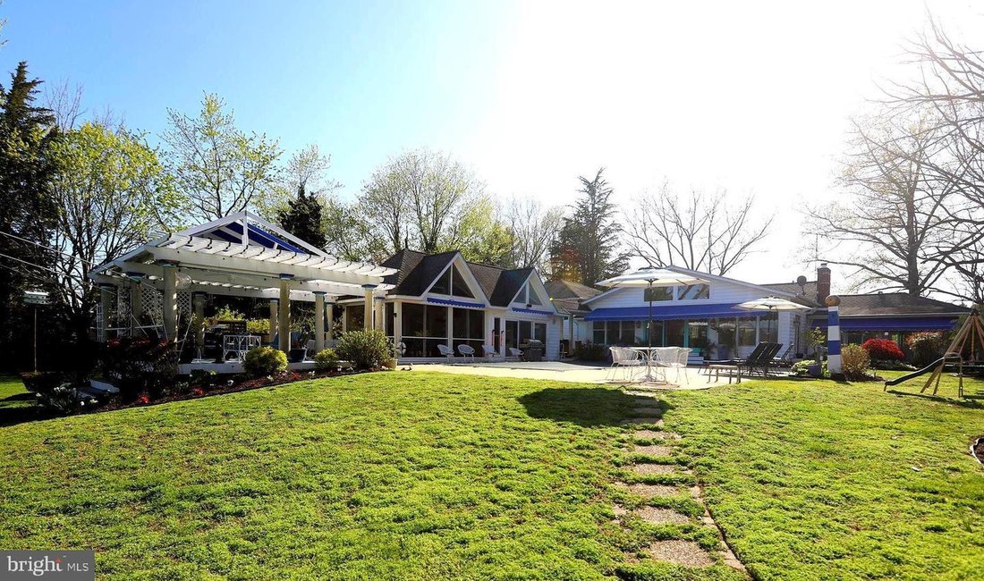 5 Bedrooms Single Family Detached In Grasonville, Maryland, United