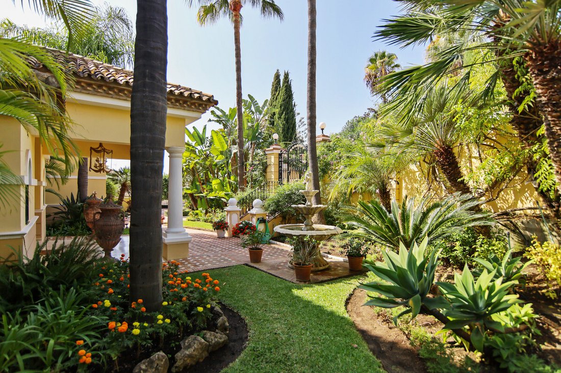 Villa in Benahavis, Andalusia, Spain 3 - 11713411