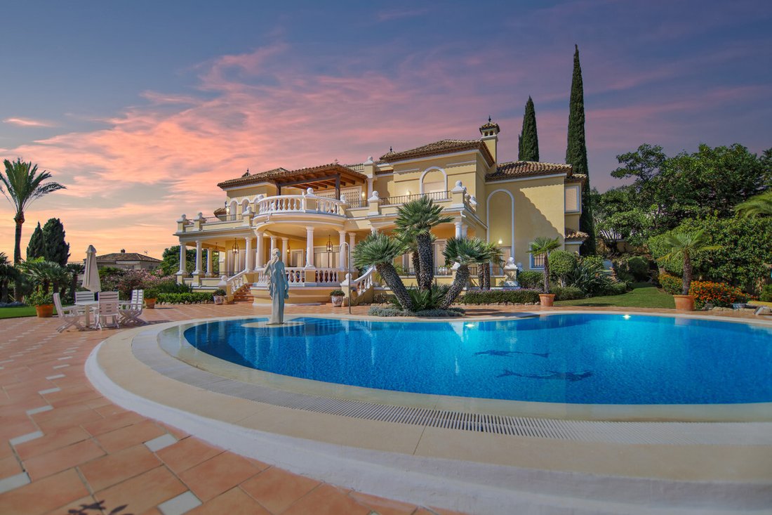 Villa in Benahavis, Andalusia, Spain 1 - 11713411