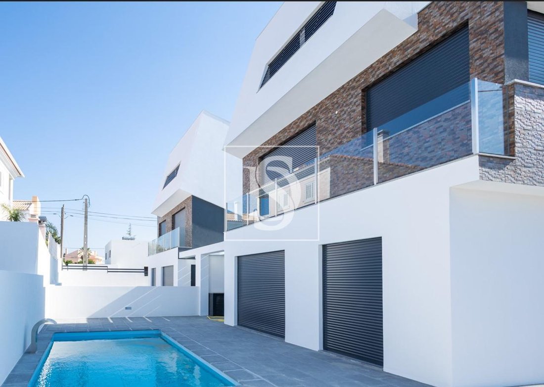 Seixal House In Corroios, Setubal, Portugal For Sale (12479453)
