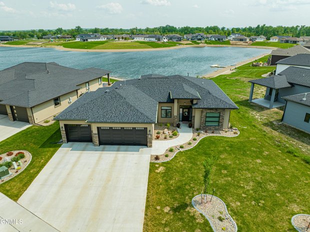 Luxury Homes With Private Beach For Sale In North Dakota United States