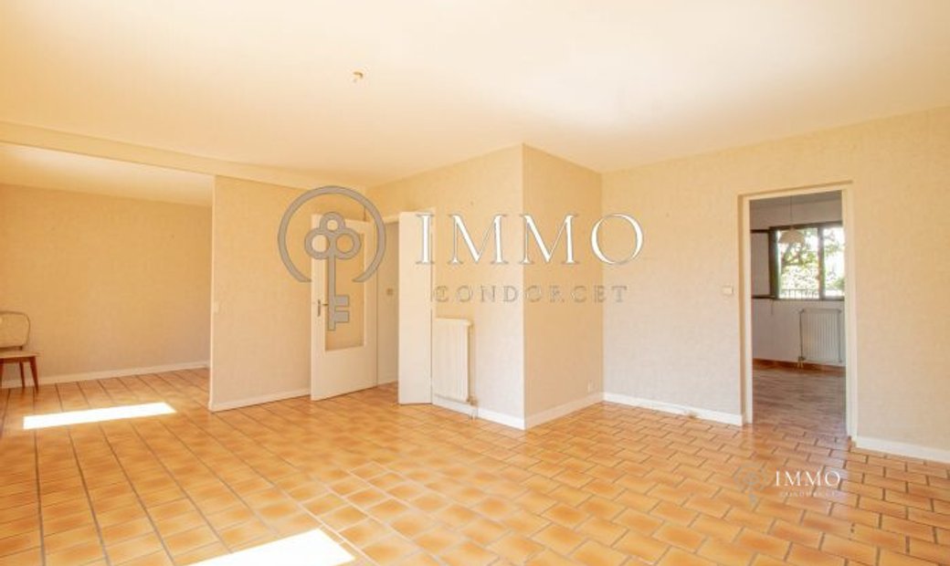 Bourg La Reine House In Bourg La Reine, île De France, Frankreich Zu