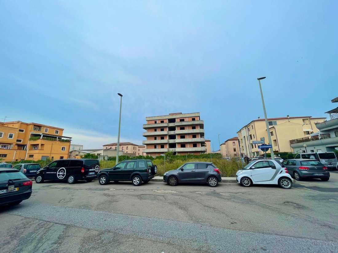 Land in Center, Olbia, Italy 3 - 12890972