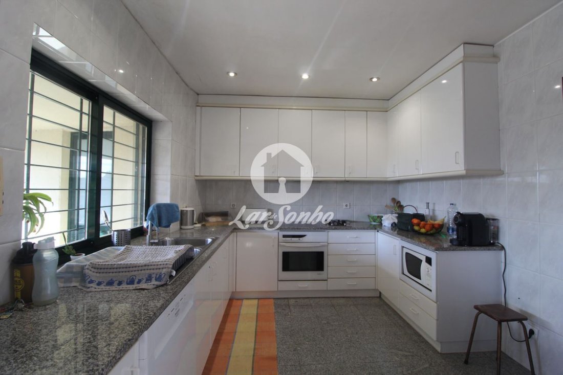 Townhouse in Fanzeres e Sao Pedro da Cova, Porto District, Portugal 2 - 12890512