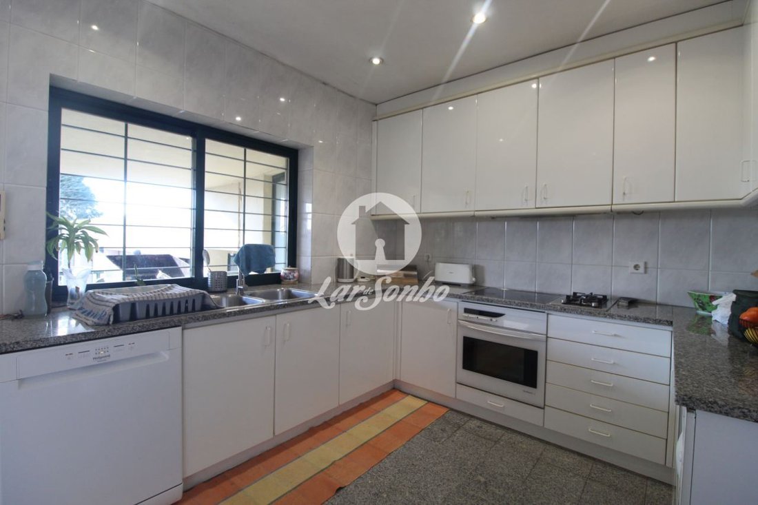 Townhouse in Fanzeres e Sao Pedro da Cova, Porto District, Portugal 1 - 12890512