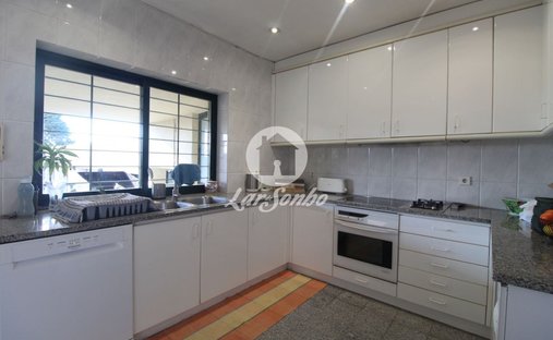 Townhouse in Fanzeres e Sao Pedro da Cova, Porto District, Portugal 1