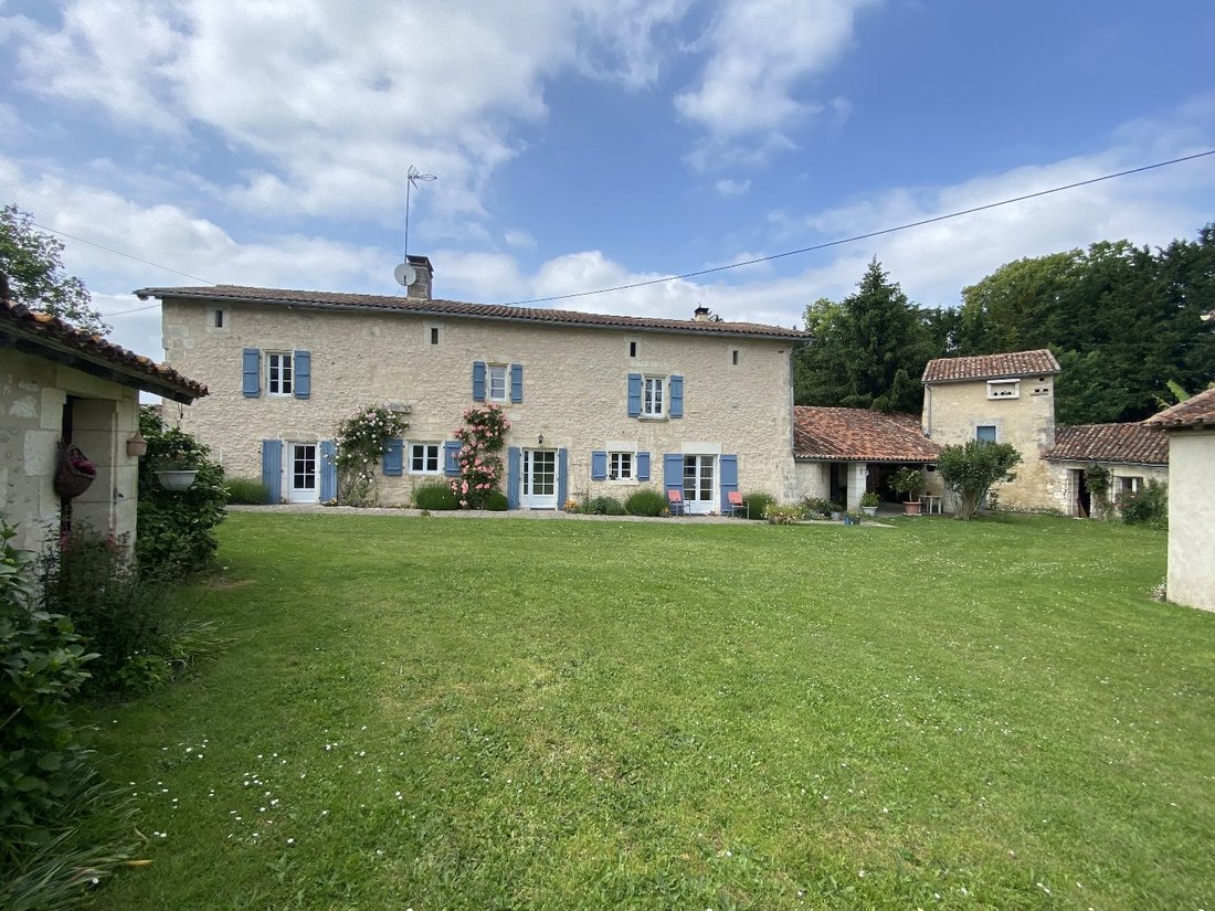 Estate in Mareuil, Mareuil en Perigord, France 2 - 12890215