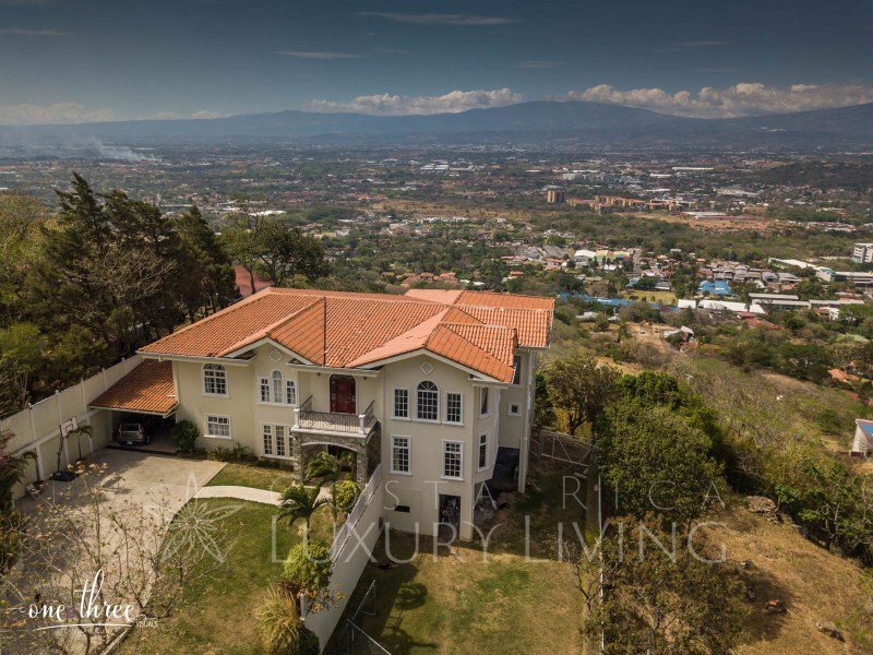 House in Santa Ana, San José Province, Costa Rica 1 - 12890417