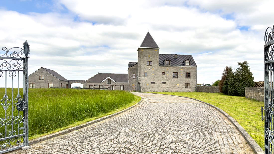 Bien Exceptionnel In Anhee, Wallonia, Belgium For Sale (12891722)