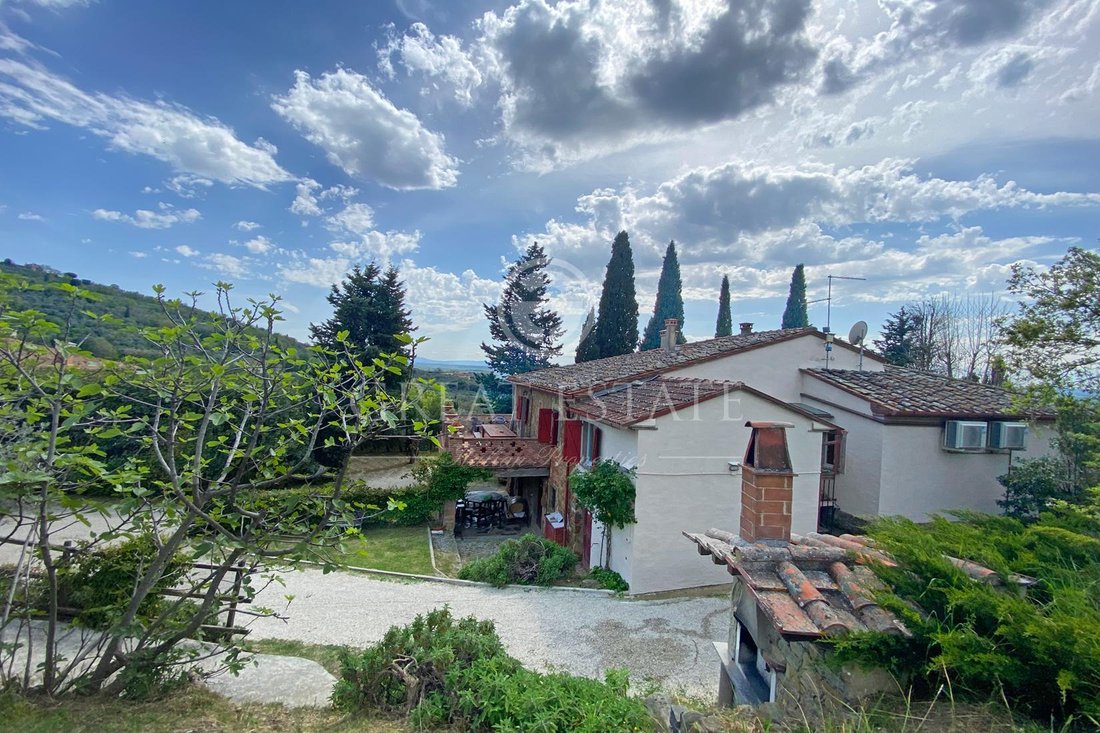 Estate in Castiglion Fiorentino, Tuscany, Italy 4 - 12892703