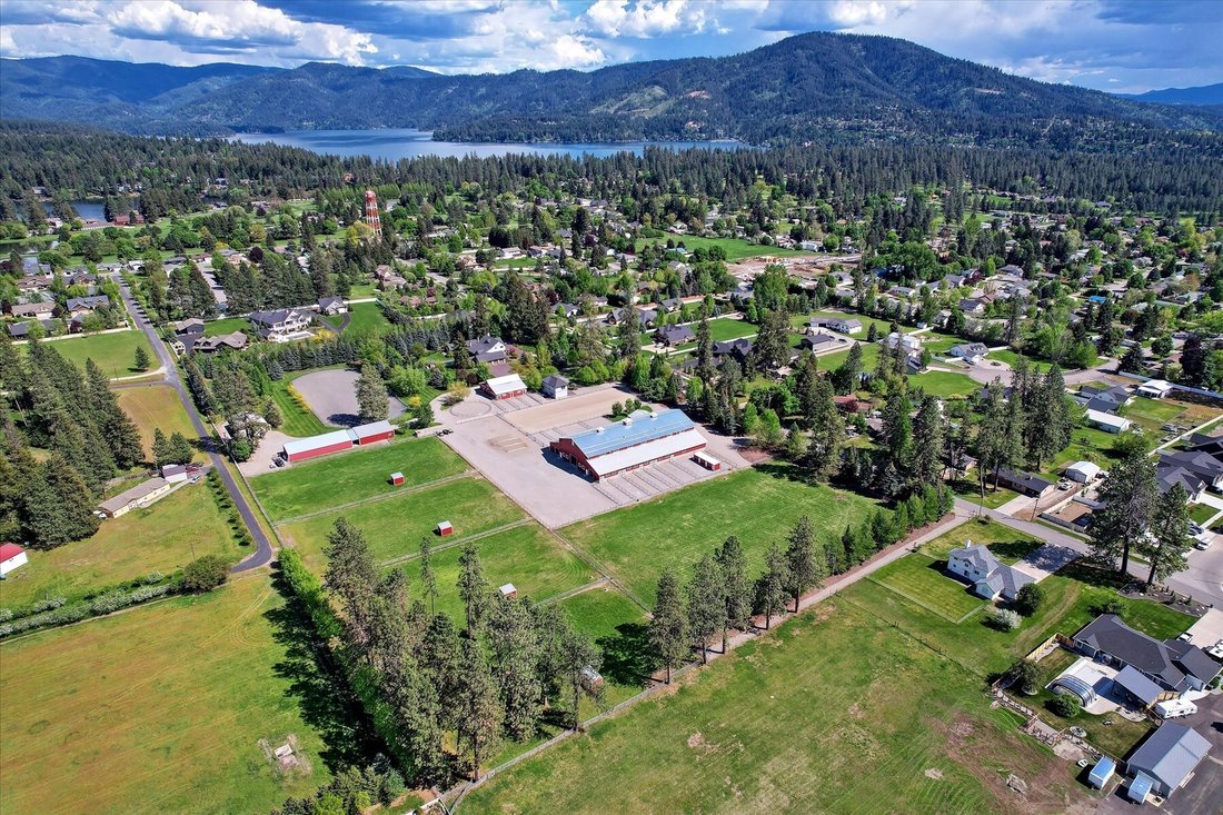 Exquisite Equestrian Property In Town In Hayden, Idaho, United States