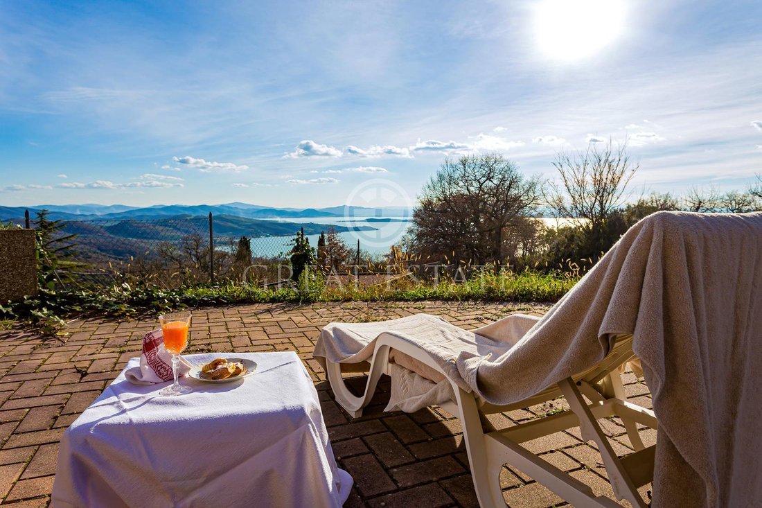 Finca en Passignano sul Trasimeno, Umbría, Italia 2 - 12830486