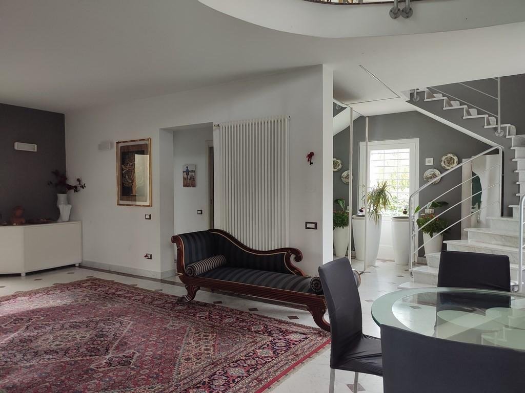 Villa in Marina di Carrara, Tuscany, Italy 2 - 12893525