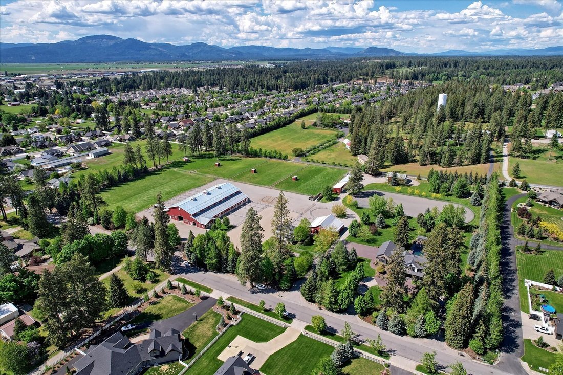 Exquisite Equestrian Property In Town In Hayden, Idaho, United States