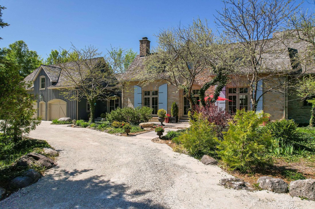 Finca Rústica Inglesa En Clarksburg, Ontario, Canadá En Venta (12891845)