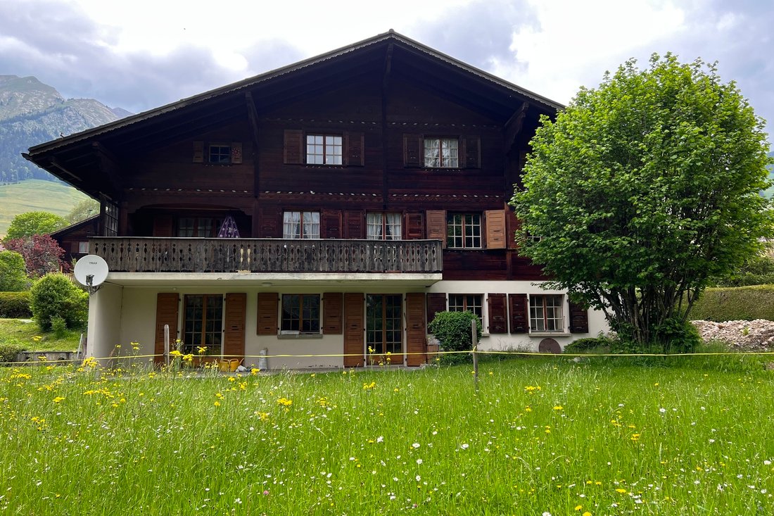 Large Chalet With Two Apartments, Ideal In Château D'oex, Vaud