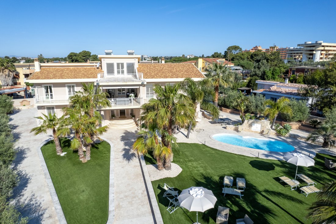 Luxury Villa For Sale Cagliari In Quartu Sant'elena, Sardinia, Italy For Sale (12899300)