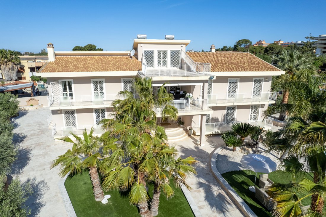 Luxury Villa For Sale Cagliari In Quartu Sant'elena, Sardinia, Italy For Sale (12899300)