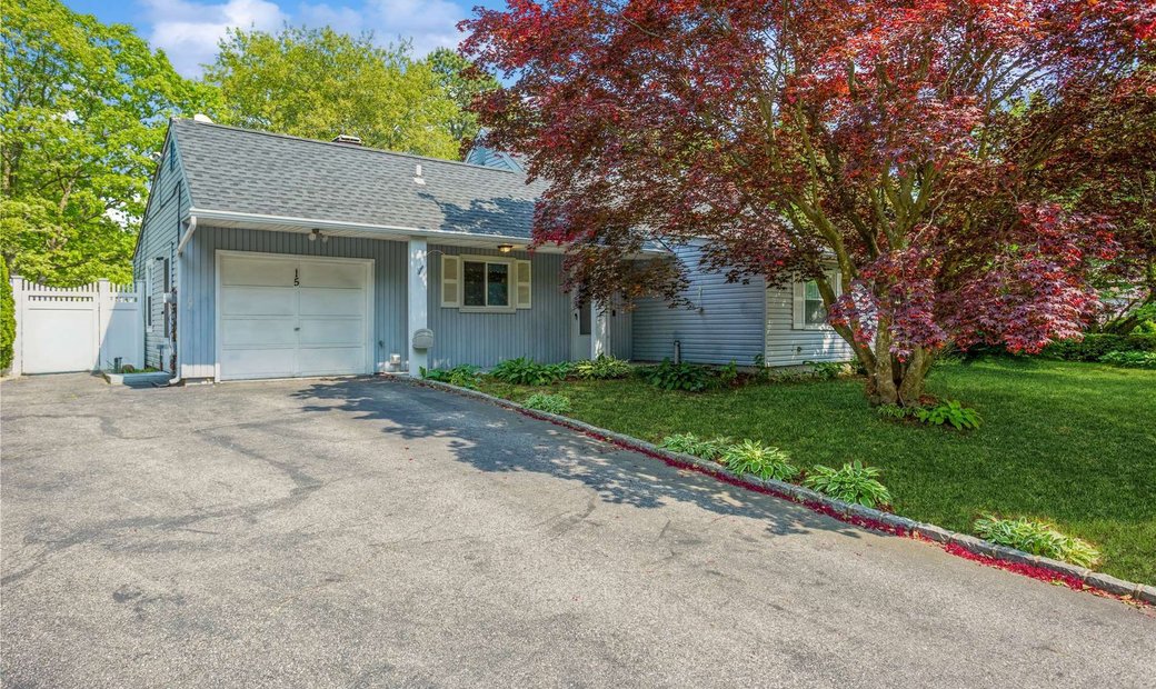 House Bellport In Remsenburg Speonk, New York, United States For Sale