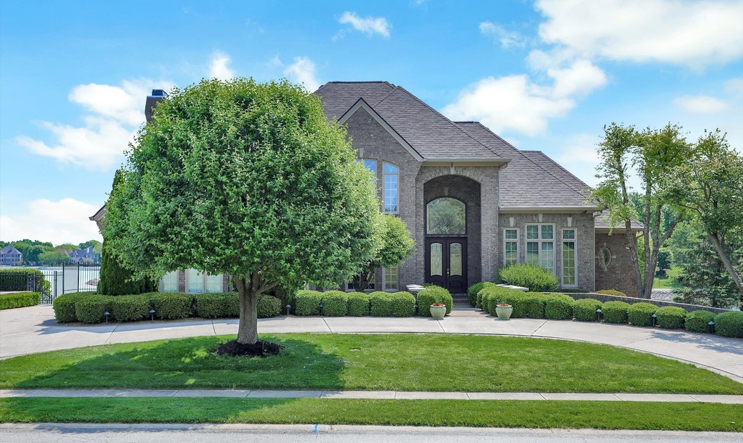 6 Bedrooms Single Family Detached In Westfield, Indiana, United States