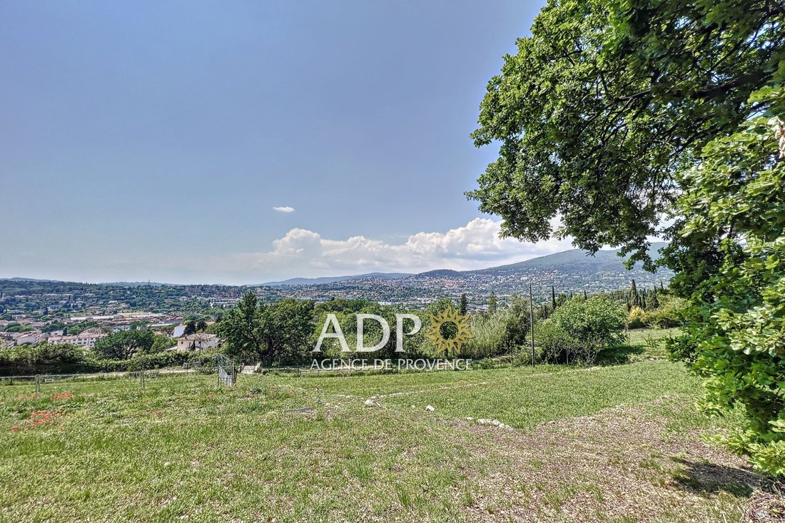 Villa in Grasse, Provence-Alpes-Côte d'Azur, France 1 - 12900906