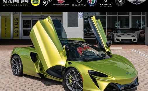 McLaren Artura in Naples, fl 1