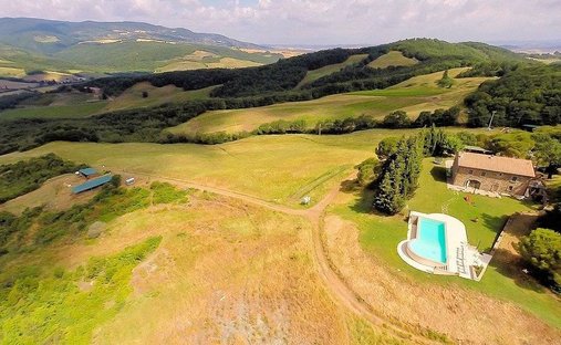 Country House in Lajatico, Tuscany, Italy 1