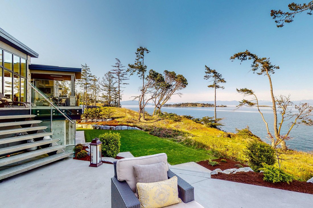 Oceanfront Brilliance In Nanoose Bay, British Columbia, Canada For Sale