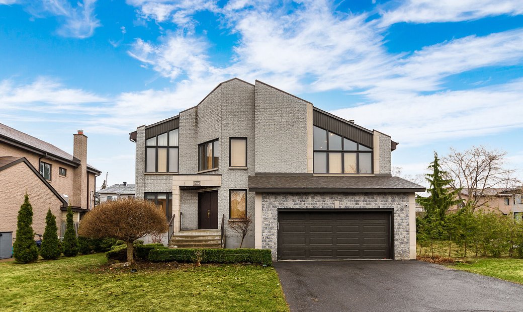 Stunning Family Home In Dollard Des Ormeaux, Quebec, Canada For Sale