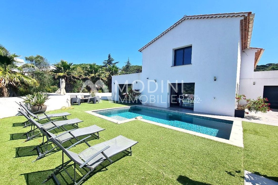 Villa in Ville-Les Saquedes-Le Bouillonnet, Sainte-Maxime, France 1 - 12839726
