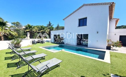 Villa in Ville-Les Saquedes-Le Bouillonnet, Sainte-Maxime, France 1