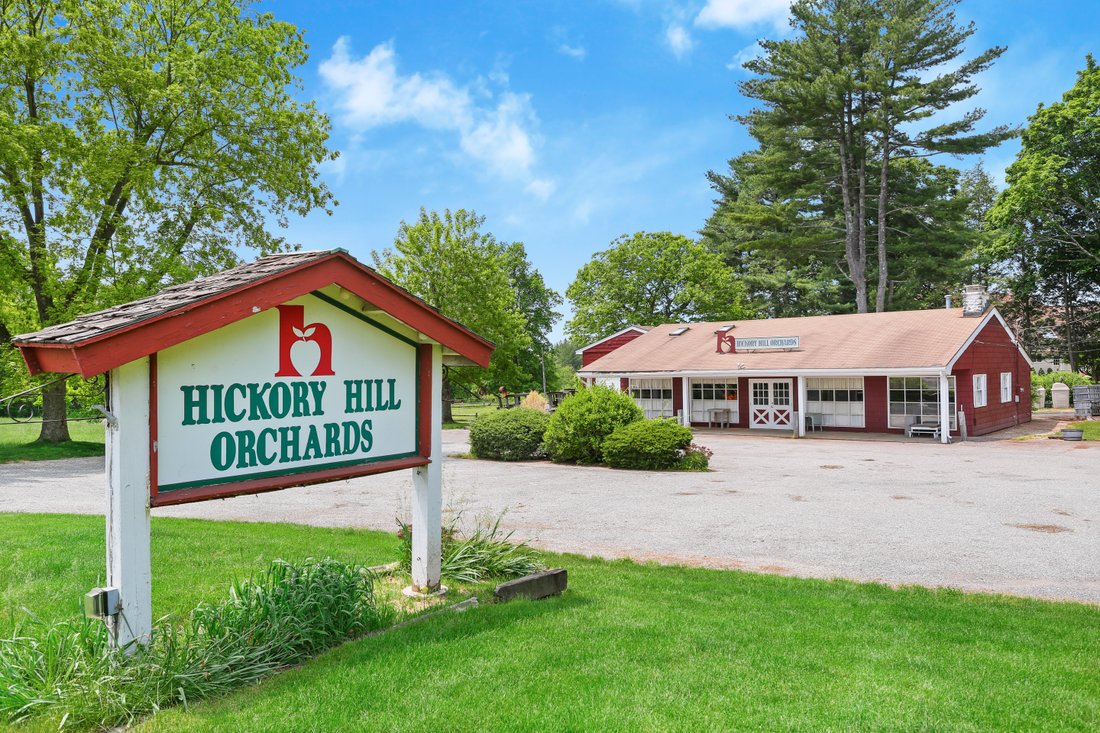 Hickory Hill Orchards Farmhouse In Cheshire, Connecticut, United States For Sale (12904306)