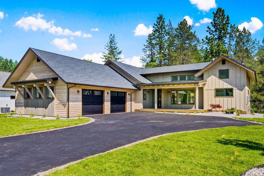 Brown's Inlet Custom Home In Sandpoint, Idaho, United States For Sale