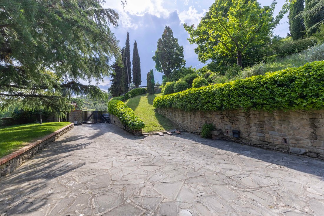 Villa in Tuscany, Italy 5 - 12910497