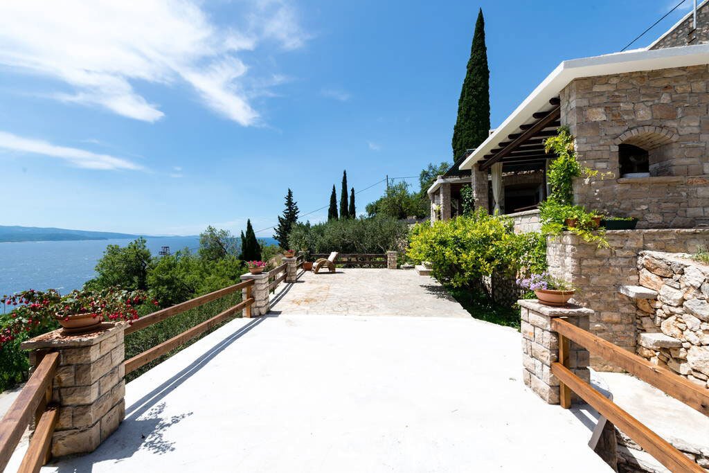 Beautiful House With A Panoramic View Of In Bol, Split Dalmatia County