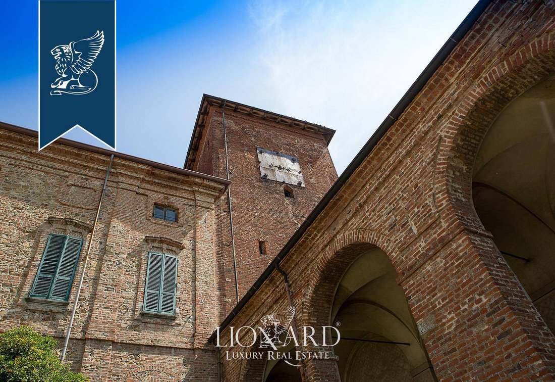 A 1593 Renaissance Castle’s Whisper—Where Time Stands Still Near Milan